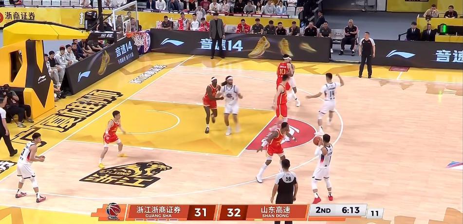 关键时刻掉链子！高速男篮97：103不敌广厦，排名掉至第六